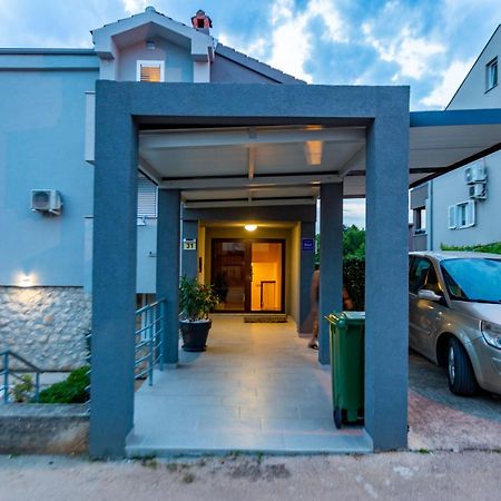 Katina Apartment With Private Pool ザダル エクステリア 写真