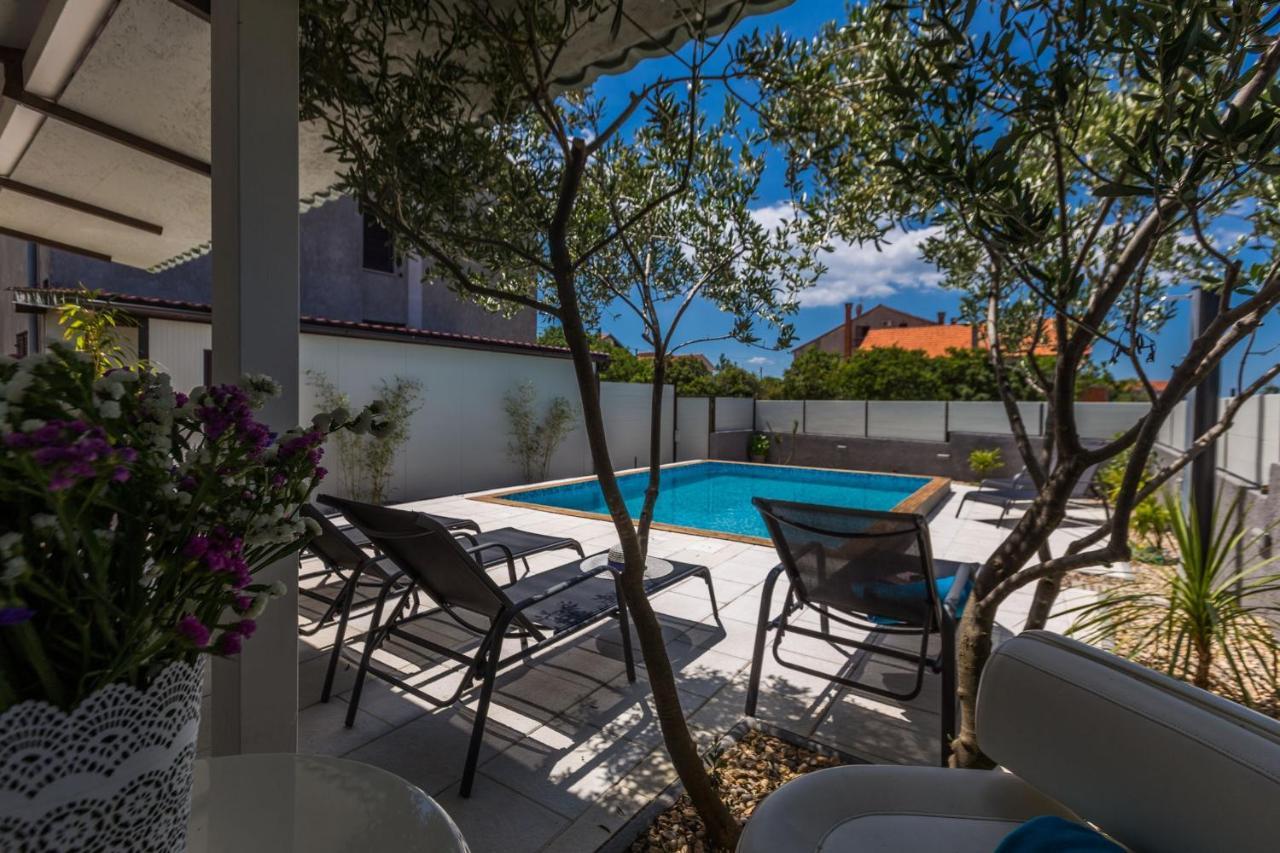 Katina Apartment With Private Pool ザダル エクステリア 写真