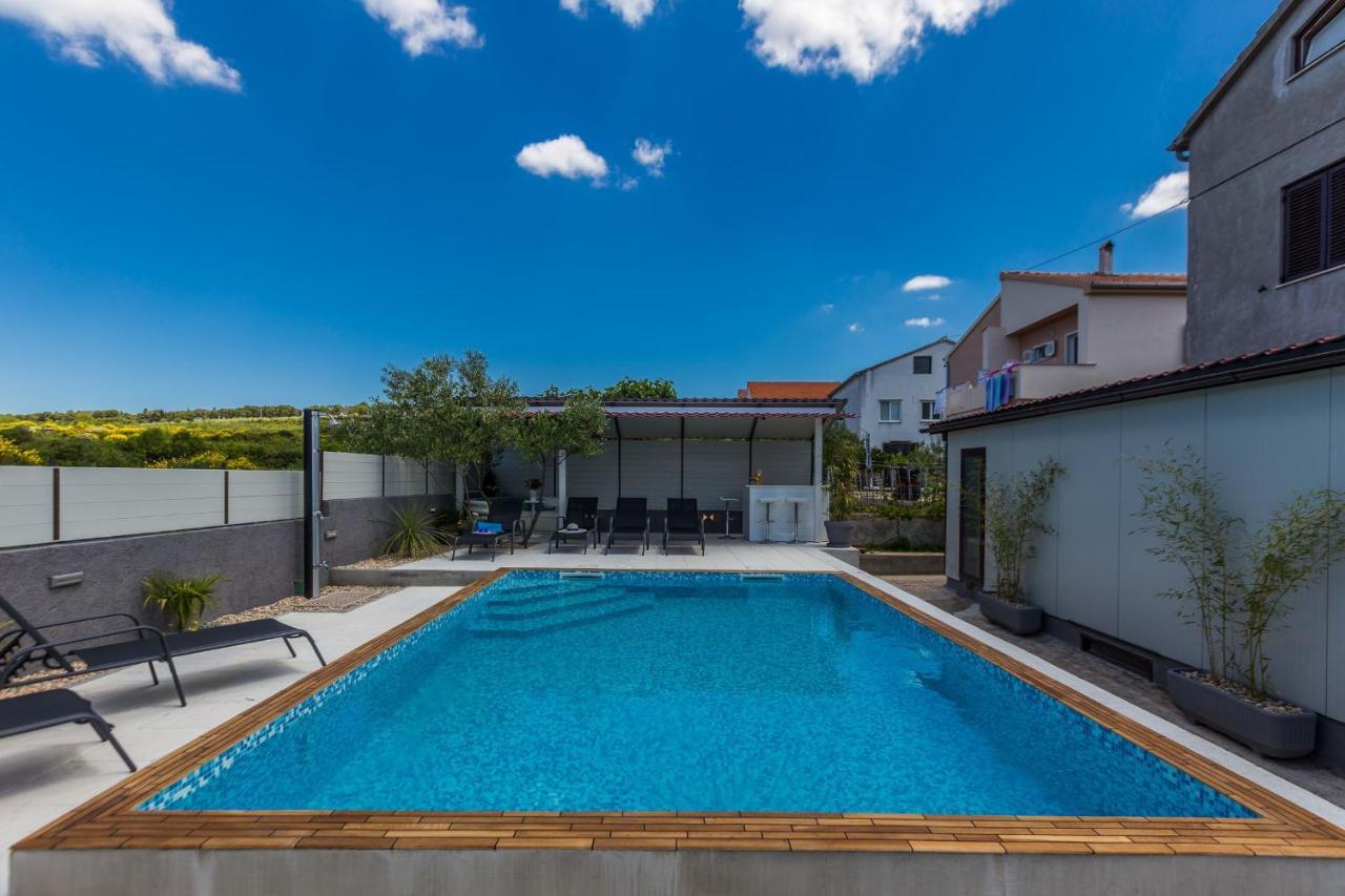 Katina Apartment With Private Pool ザダル エクステリア 写真
