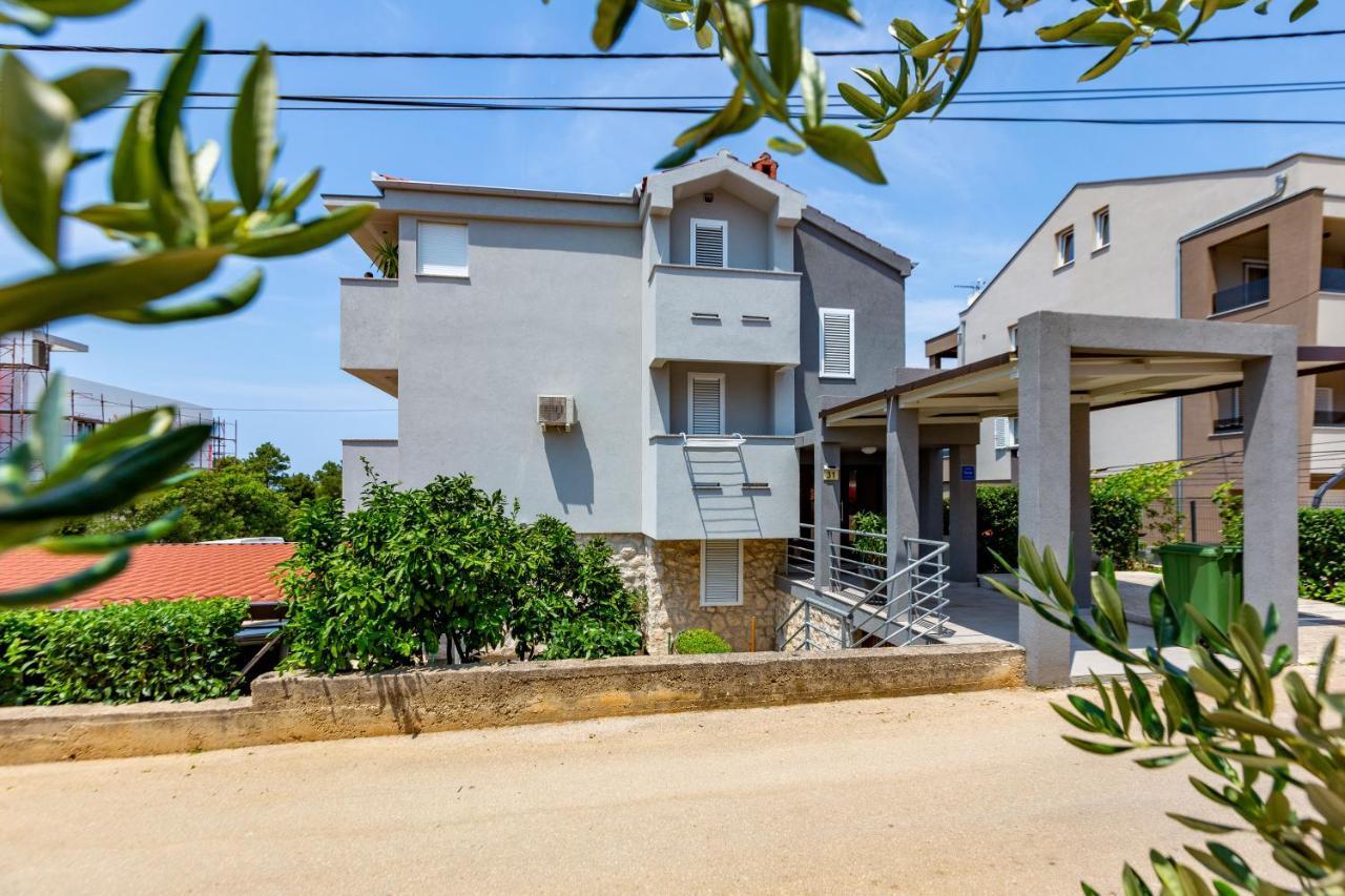 Katina Apartment With Private Pool ザダル エクステリア 写真